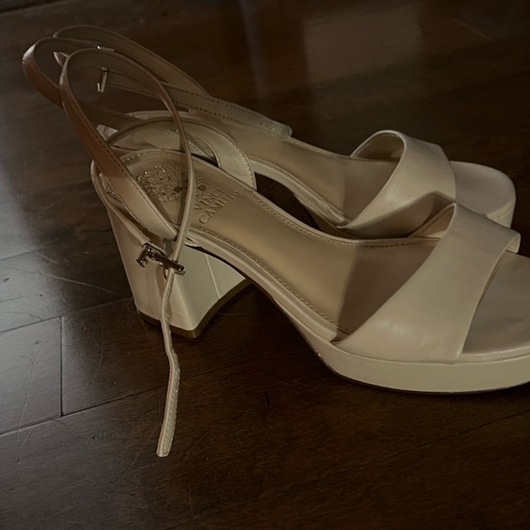 EUC Vince Camuto Pendreya Platform Heel - Picture 6 of 10